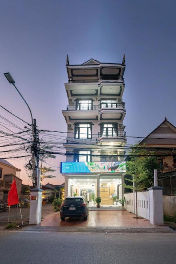 Tan Hoang Minh Hotel Ðồng Hới Buitenkant foto